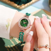Montre à quartz en alliage pour femme, cadran délicat de 28 mm avec strass et zircon, bracelet élégant, écologique, en stock