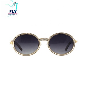 2020 las nuevas mujeres <span class=keywords><strong>de</strong></span> moda <span class=keywords><strong>de</strong></span> logotipo personalizado <span class=keywords><strong>de</strong></span> madera redonda TAC polarizado <span class=keywords><strong>de</strong></span> gafas <span class=keywords><strong>de</strong></span> <span class=keywords><strong>sol</strong></span> con caja - Product Image 2