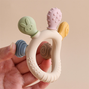 Jouet éducatif unisexe en <span class=keywords><strong>silicone</strong></span> de qualité alimentaire, <span class=keywords><strong>hochet</strong></span> pour bébé en forme de lapin, <span class=keywords><strong>hochet</strong></span> sensoriel <span class=keywords><strong>personnalisé</strong></span> pour nouveau-nés - Product Image 4
