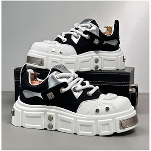 รองเท้าลำลองผู้ชาย M6177 รุ่นใหม่สำหรับฤดูใบไม้ร่วง พื้นหนา สไตล์ Dad Shoes แบรนด์ยุโรปสุดเทรนด์ ตกแต่งหมุดพังก์ เพิ่มความสูงด้วยพื้นเสริมภายในแบบซ่อน - Product Image 2