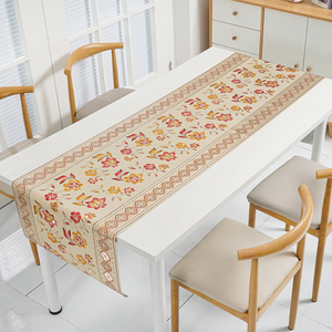 Runner da Tavola in PVC di Alta Qualità, Colore Champagne Floreale, 20 Metri, in Poliestere Dorato - Product Image 6