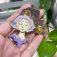 Épingles en émail dur personnalisées, badges de revers en métal à l'effigie de personnages de dessins animés pour cadeaux et décoration