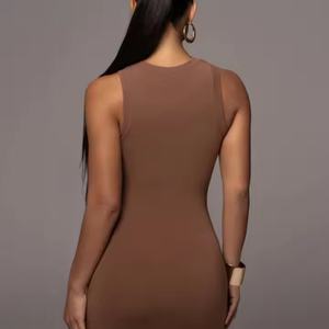 Fabricant de vêtements OEM, robe d'été sur mesure, robe élégante et modeste, col rond, sans manches, robe moulante en coton pour femmes - Product Image 6