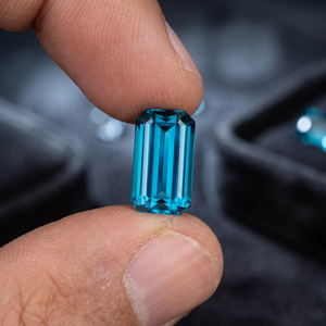 Turmalina Indicolita Azul Neón de 4.63 CT, Corte Excelente, Claridad Lupa, Tratamiento Natural, Procedente de Afganistán - Product Image 2