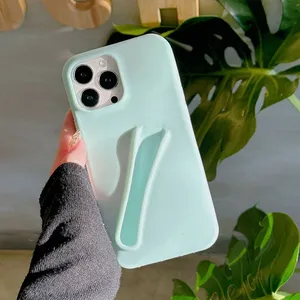 Custodia per telefono antiurto in silicone di lusso con design 3D a forma di rossetto e supporto, personalizzabile con logo, confezionata in scatola di prima qualità - Product Image 4