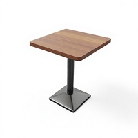 Ensemble de meubles vintage pour café : table et chaises de salle à manger commerciales, chaises de bar