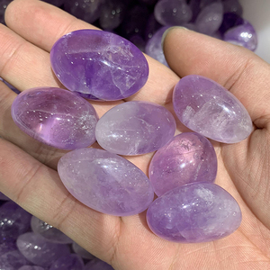Vente en gros de pierres d'améthyste légère polies en quartz naturel pour la décoration intérieure - Product Image 1