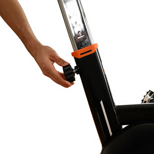 Vélo de spinning magnétique à usage domestique avec volant d'inertie de 10 kg, vélo de fitness d'intérieur silencieux à transmission par courroie, moniteur LCD, entraîneur cardio - Product Image 4