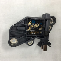 Nouveau régulateur d'alternateur de voiture 14V pour Bosch 0272220822 1986AE0018 pour Mercedes Benz C250 C300 A205 Moteur Régulateurs d'alternateur