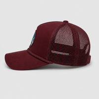 Casquette Trucker Vintage Bordeaux en Gros avec Patch Graphique Montagne Aurore et Détail Corde, Maille Personnalisée OEM ODM, Casquette Trucker Corde