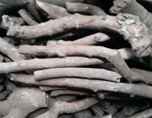 ถ่านไม้ลำไยดำแท่งจากเวียดนาม ราคาดีที่สุด สะอาด ติดไฟนาน ให้ความร้อนสูง เหมาะสำหรับเตาบาร์บีคิว - Product Image 5