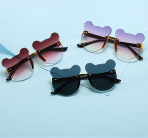 Lunettes de soleil tendance pour bébé, lunettes de soleil de luxe pour enfants, lunettes de soleil sans monture pour garçons, lunettes de soleil ours en peluche, lunettes de soleil pour petites filles, lunettes de soleil pour enfants - Product Image 3