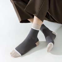 Chaussettes de sport pour hommes, nouvelle collection automne, en coton, antibactériennes, absorbant la transpiration, désodorisantes, pour le cyclisme, design simple et coloré