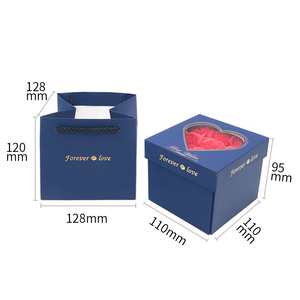 <span class=keywords><strong>Cadeau</strong></span> d'anniversaire, <span class=keywords><strong>cadeau</strong></span> de fête des mères, élégante boîte à fleurs carrée de 9 roses avec sac à main et <span class=keywords><strong>carte</strong></span> de vœux - Product Image 3