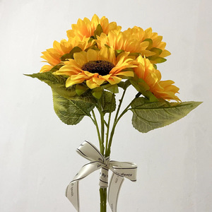 Bouquet de tournesols artificiels 70 cm, décoration de mariage, accessoire de décoration pour la maison - Product Image 1