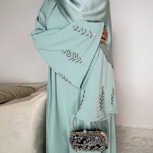 Fabricant Vente Chaude Ramadan Dubaï Abaya <span class=keywords><strong>Grossiste</strong></span> Musulman Abaya Luxe Ensemble 2 Pièces Abaya Robe Musulmane Femme Avec <span class=keywords><strong>Perles</strong></span> - Product Image 1