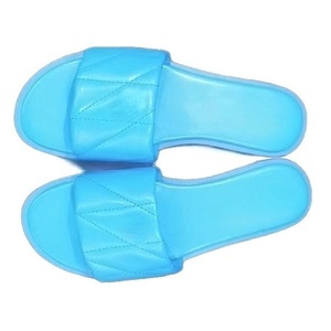 Marque originale COACC, pantoufles de plage roses pour filles, pantoufles décontractées et polyvalentes à semelle souple antidérapante pour femmes - Product Image 3