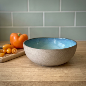 Bol de service en céramique rond, glaçure céladon, design Wabi Sabi, durable, passe au lave-vaisselle, pour un usage quotidien - Product Image 1