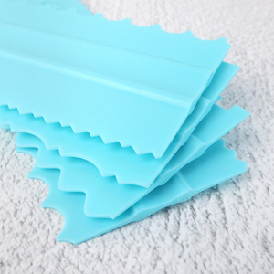 Juego de 4 piezas de raspador de plástico al por mayor, herramientas para hornear, herramientas de pastelería, suministros de decoración de pasteles, raspadores de plástico de grado alimenticio, Juego de 4 piezas - Product Image 5