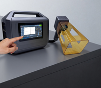 Machine de marquage laser à fibre portative 20W/30W/50W : capable de marquer tous les métaux, la pierre, les matériaux revêtus et les plastiques durs.