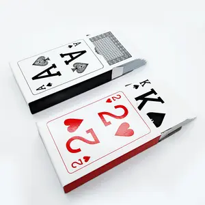 Baraja de póquer con logotipo personalizado, cartas de póquer de PVC impermeables, caja impresa en papel, muestra gratis, cartas de póquer publicitarias
