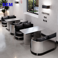 Divano e Tavolino da Caffè in Acciaio Inox Stile Industriale SEM per Bar, Lounge, Area Negoziazione e Relax