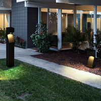 Patio Chemin Pilier Lumières Émettant Original En Bois Grain Borne Lampe École Jardin Trottoir Paysage Éclairage