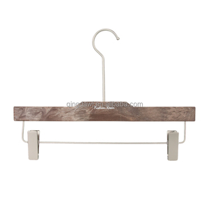 Venta al por mayor de plástico blanco <span class=keywords><strong>resina</strong></span> pantalones percha personalizada abrigo lavandería antideslizante ropa pantalones vaqueros bragas perchas Clip ahorro de espacio - Product Image 3