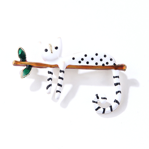 Insignias Automotrices Personalizadas de Fábrica, Pins de Solapa de Esmalte Suave, Mini Insignias Metálicas de Aleación de Zinc de Alta Calidad - Product Image 3