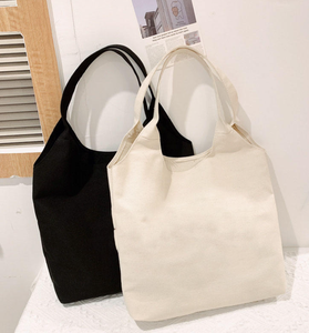 Bolso de hombro para mujer al por mayor, barato, con un lindo estampado de oso, bolso de mano de lona reutilizable y ecológico para compras. - Product Image 2