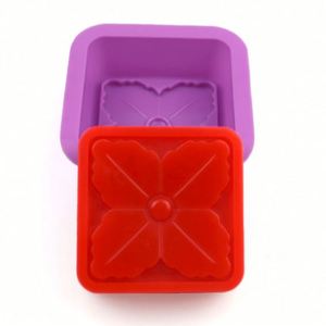 Moule en silicone 100 % alimentaire pour savon, décoration de gâteaux, forme carrée, vente chaude, forme feuille de trèfle simple ou quadruple, OEM/ODM - Product Image 1