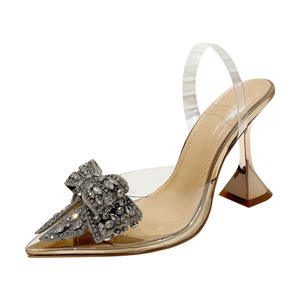 Sandales à bout pointu en forme <span class=keywords><strong>de</strong></span> verre à vin, chaussures pour femmes <span class=keywords><strong>de</strong></span> luxe respirantes avec talon papillon en diamant, style champagne - Product Image 1