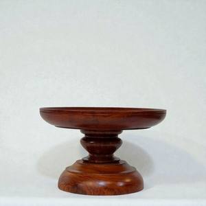 Support de Présentation Élégant en Bois Fait Main Écologique avec Plateau Lisse et Base Robuste – Prix Juste - Product Image 1