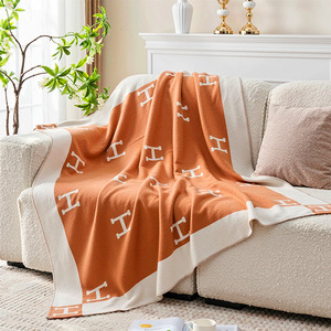 Manta de Avión Personalizada, Tejida, Suave y Cómoda, para Hotel y Viajes, Regalos, Disponible en Stock, Fabricante Mayorista - Product Image 1