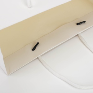 Impresión de encargo de la bolsa de <span class=keywords><strong>papel</strong></span> del bolso de compras de <span class=keywords><strong>papel</strong></span> al por mayor para el empaquetado de la joyería - Product Image 3