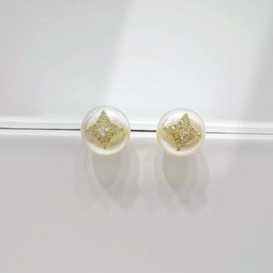 wholesale plata 925 sterling silver minimalist gold plated earring korean Classic retro freshwater pearl fashion stud earrings - Product Image 2