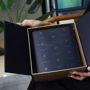 Boîte cadeau magnétique rigide de luxe faite à la main, ouverture à double porte, logo personnalisé, parfum, soin de la peau, crème pour le visage, bijoux, vernis à ongles, huile - Product Image 4