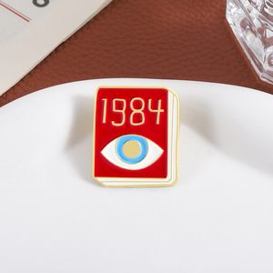 Broches de Esmalte con Diseño de <span class=keywords><strong>Libro</strong></span> Clásico 1984, Famosa Literatura Dystópica de George Orwell, Insignia de Solapa, Joyería, Regalo para Amigos - Product Image 2