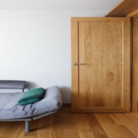 Portes en bois massif au design épuré, portes intérieures modernes en bois pour la décoration de maisons haut de gamme