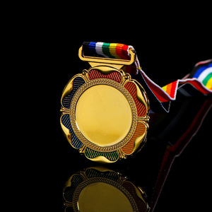 Médaille en métal personnalisée Yu Chao 1234 mm avec ruban arc-en-ciel pour événements sportifs et récompenses - Product Image 1
