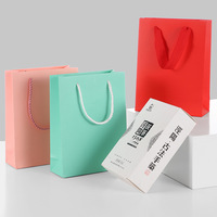 Sac cadeau en papier d'art de qualité supérieure avec poignée en ruban |   Porte-accessoires et bijoux portable traditionnel