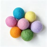 Créez votre propre balle en feutre de laine de couleur personnalisée, jouet rebondissant écologique en laine naturelle pour l'activité quotidienne des chats d'intérieur