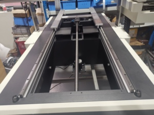 Impresora UV de Escritorio con Posicionamiento Visual CCD 6090, Impresora Industrial de Inyección de Tinta UV para Imprimir Cajas de Correo - Product Image 5
