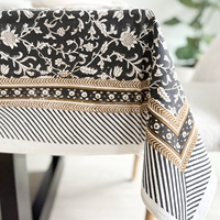 Nappe rectangulaire en coton à imprimé floral noir et blanc avec bordure rayée pour la décoration de la salle à manger