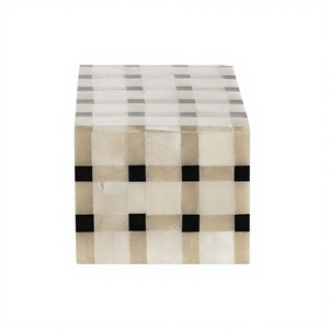 Boîte à bijoux en résine à motif géométrique carré moderne avec couvercle, noir, beige et blanc, à carreaux, pour rangement de vaisselle - Product Image 1