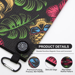 Serviette de golf personnalisée de haute qualité avec clip magnétique - Product Image 3