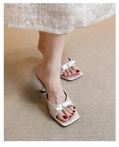 Mules d'été élégantes pour femme en satin avec nœud, talon aiguille, bout carré, à enfiler, couleur nude, semelle intermédiaire en EVA, pour mariage et soirée - Product Image 5