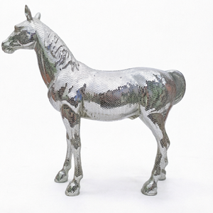 Statue de gorille en résine moderne, argentée, à motifs pixel, réaliste, peinte à la main, de luxe, écologique, pour bureau et maison - Product Image 1