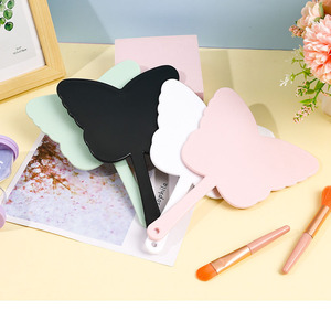 Nuovo all'ingrosso a forma di farfalla palmare <span class=keywords><strong>specchio</strong></span> per il trucco per studenti portatile HD in plastica <span class=keywords><strong>specchio</strong></span> per il trucco per ragazze piccolo <span class=keywords><strong>specchio</strong></span> - Product Image 6