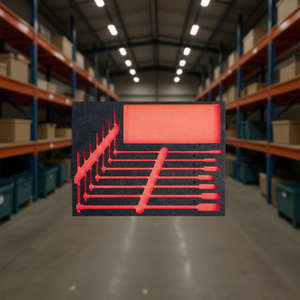 Sistema de almacenamiento con tablero perforado de plástico con herramientas y etiquetas rojas para la organización del almacén - Product Image 3